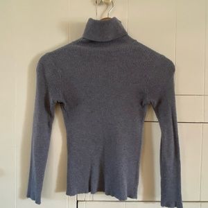 Grey turtleneck